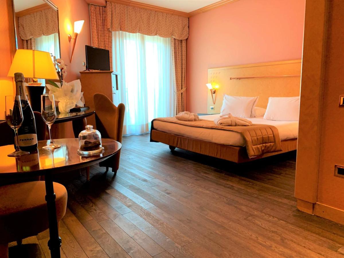 פומזיה Shg Hotel Antonella מראה חיצוני תמונה