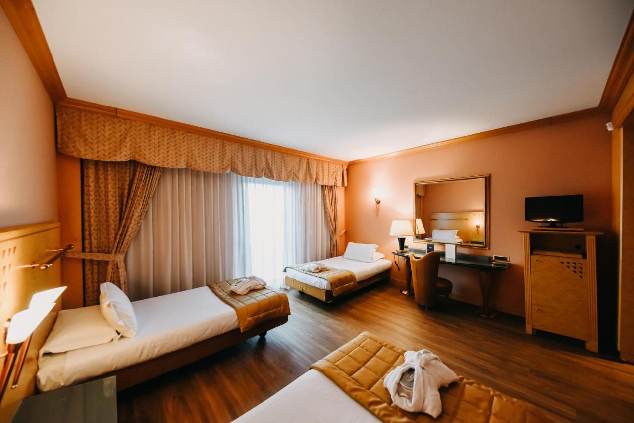 פומזיה Shg Hotel Antonella מראה חיצוני תמונה