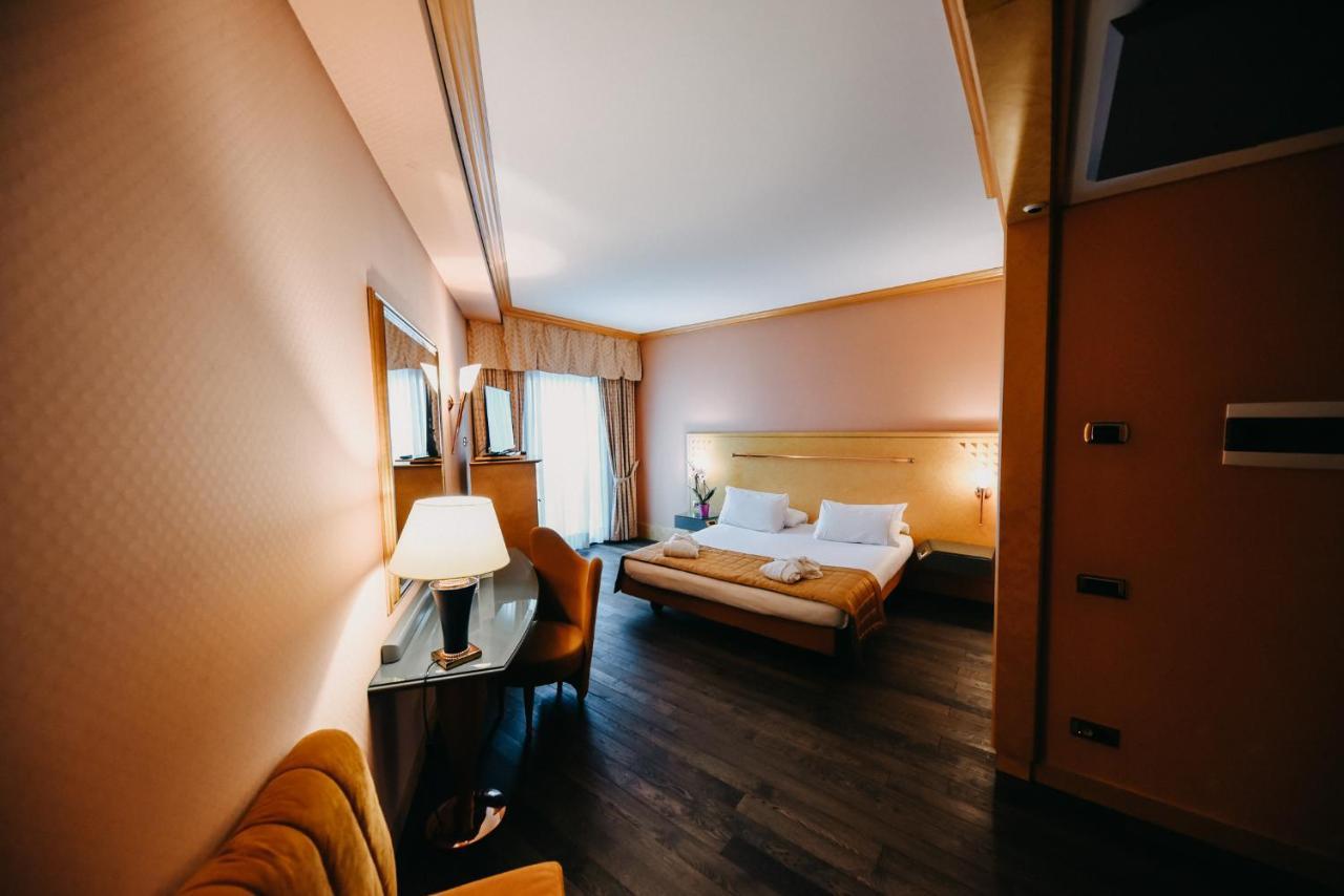 פומזיה Shg Hotel Antonella מראה חיצוני תמונה