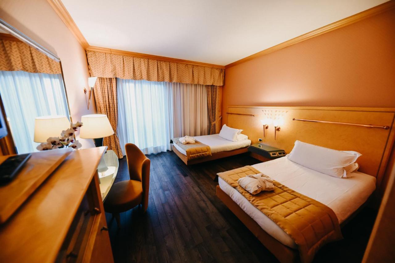 פומזיה Shg Hotel Antonella מראה חיצוני תמונה