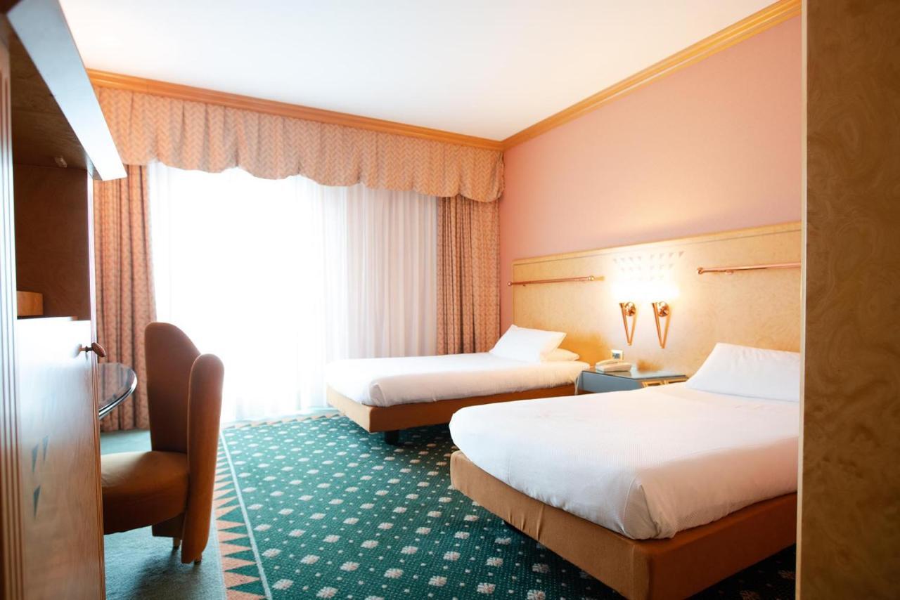 פומזיה Shg Hotel Antonella מראה חיצוני תמונה